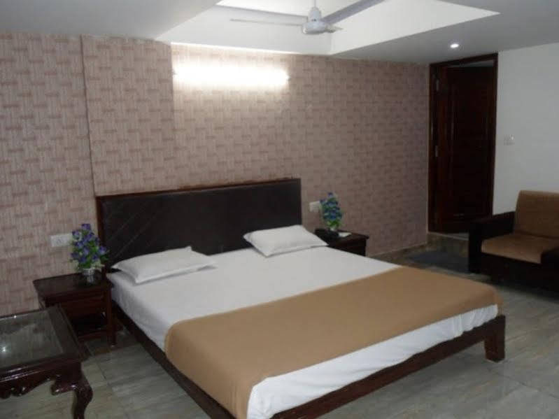 Hotel Seven Ahmedabad Exterior foto