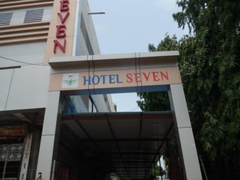 Hotel Seven Ahmedabad Exterior foto